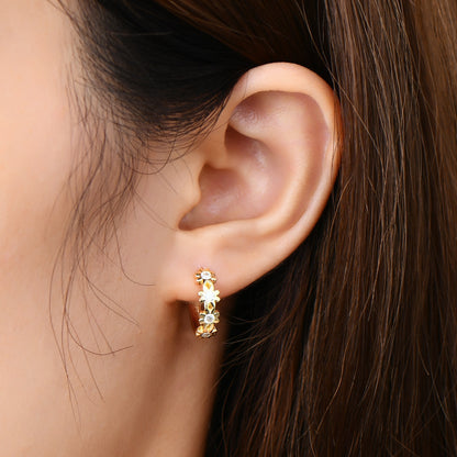 Daisy flower moissanite ear ring